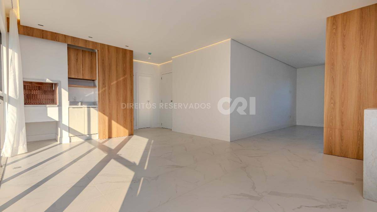  Apartamento com 3 suítes no Las Brisas Residence no Bairro Pioneiros em Balneário Camboriú 