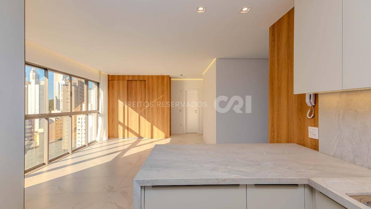  Apartamento com 3 suítes no Las Brisas Residence no Bairro Pioneiros em Balneário Camboriú 
