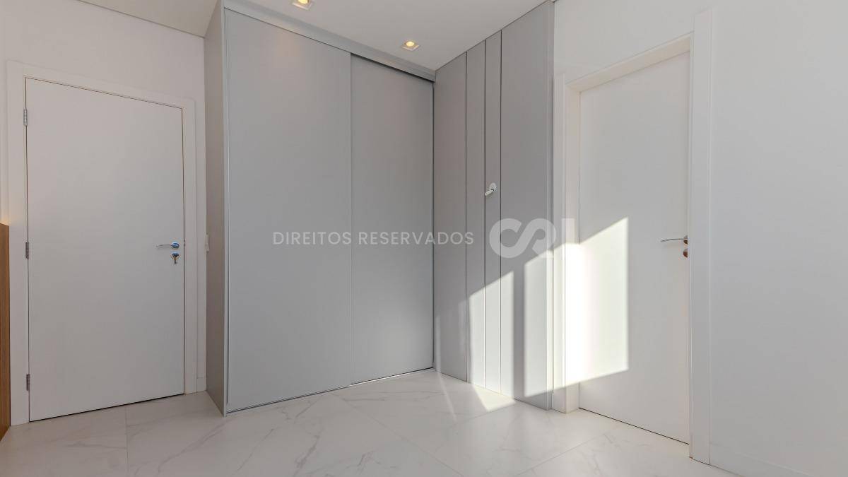 Apartamento com 3 suítes no Las Brisas Residence no Bairro Pioneiros em Balneário Camboriú 