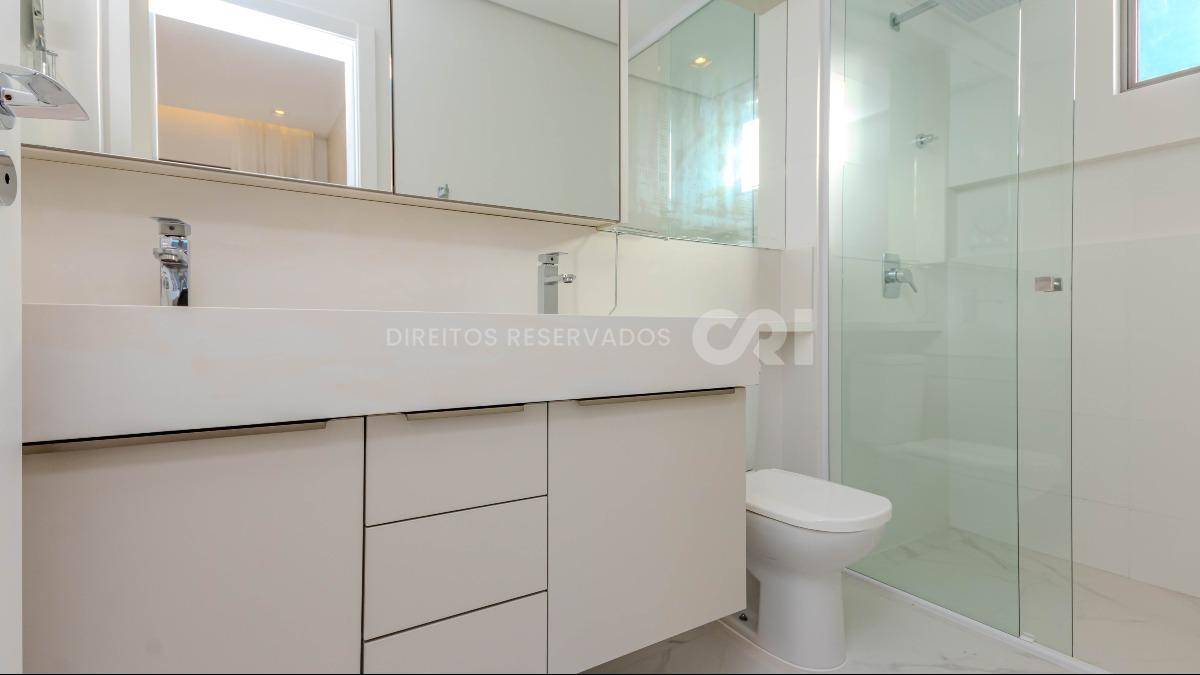  Apartamento com 3 suítes no Las Brisas Residence no Bairro Pioneiros em Balneário Camboriú 