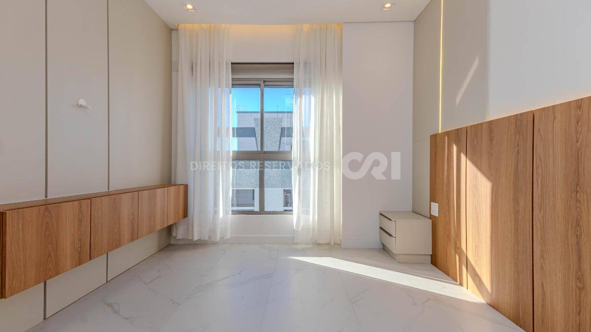  Apartamento com 3 suítes no Las Brisas Residence no Bairro Pioneiros em Balneário Camboriú 