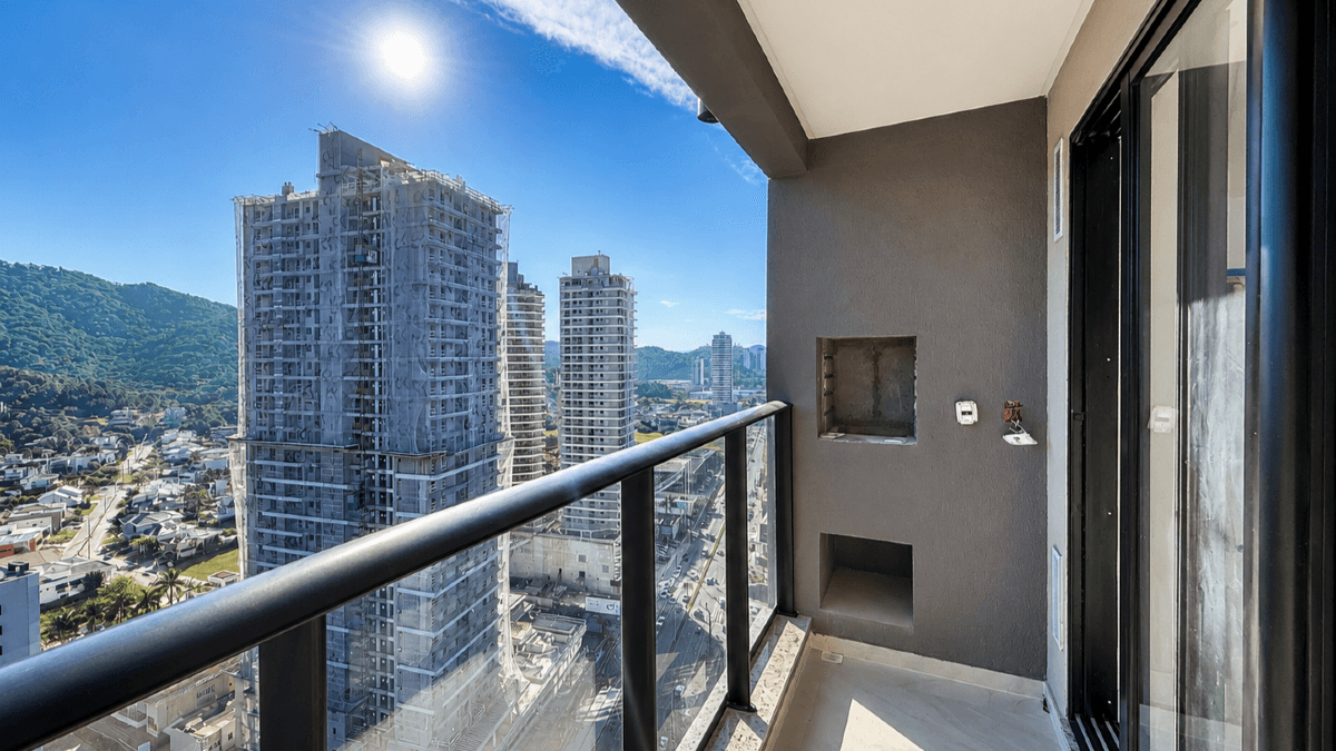 Apartamento com 3 suítes no Sky Brava na Praia Brava em Itajaí