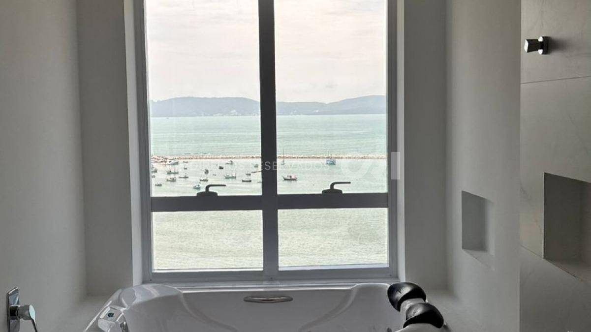 Apartamento com 4 Suítes no Residencial Magnólia no Canto da praia, Itapema