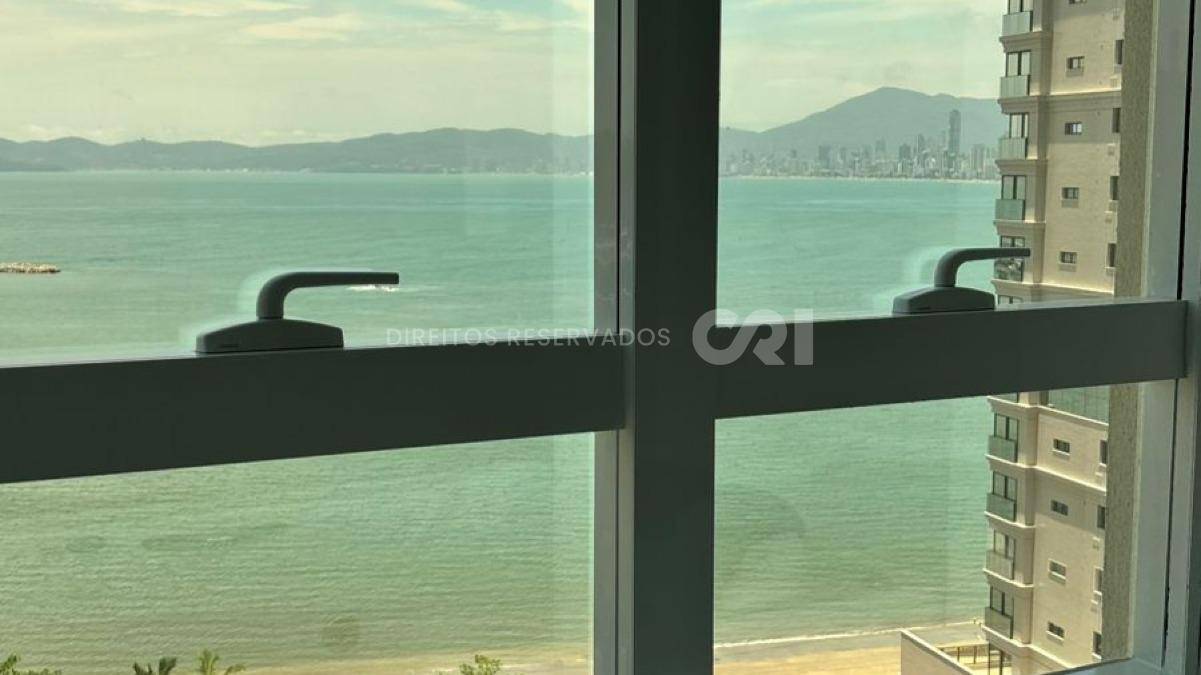 Apartamento com 4 Suítes no Residencial Magnólia no Canto da praia, Itapema