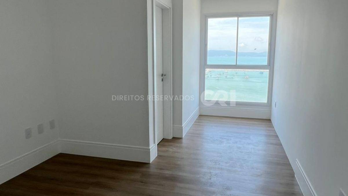 Apartamento com 4 Suítes no Residencial Magnólia no Canto da praia, Itapema