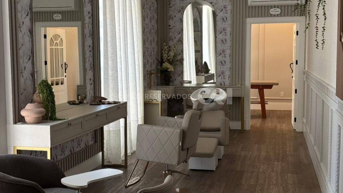 Apartamento com 4 Suítes no Residencial Magnólia no Canto da praia, Itapema