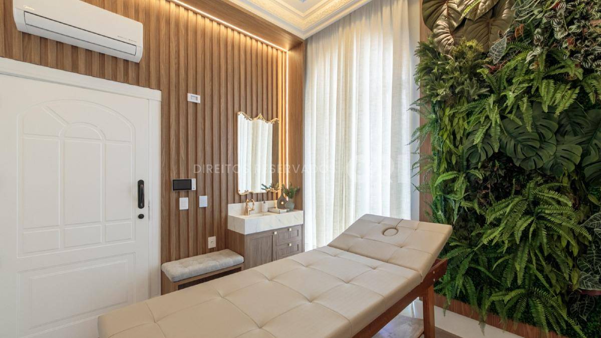 Apartamento com 4 Suítes no Residencial Magnólia no Canto da praia, Itapema