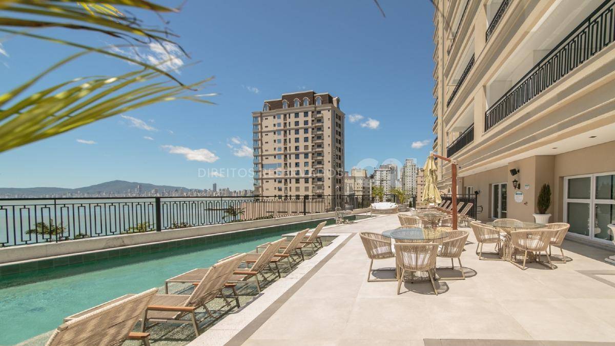 Apartamento com 4 Suítes no Residencial Magnólia no Canto da praia, Itapema