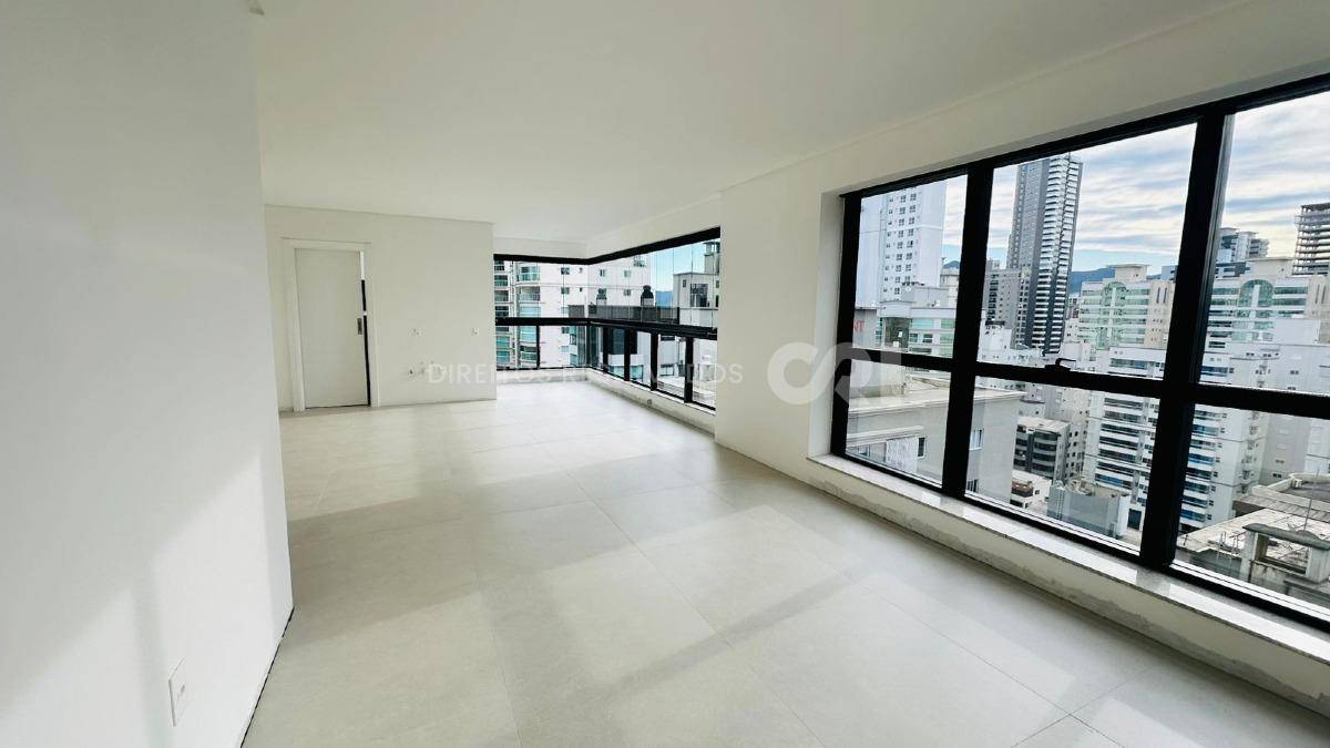 Apartamento com 3 Suítes no Impéria Del Mare em Meia Praia, Itapema