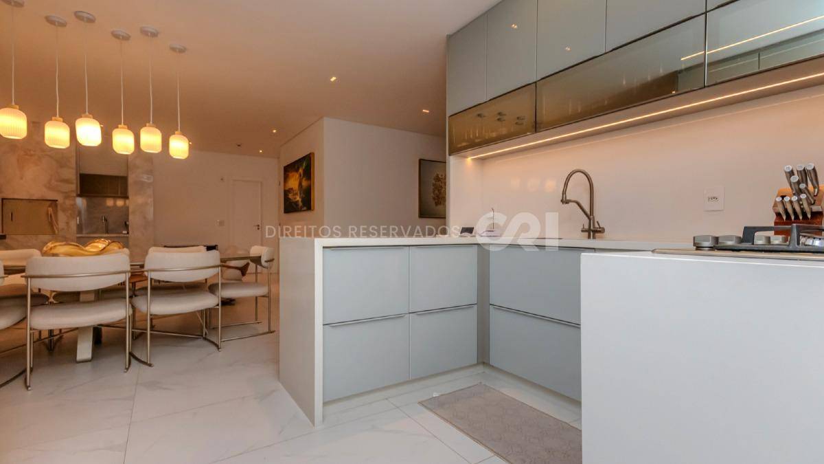 Apartamento com 4 suítes no Las Brisas Residence no Pioneiros em Balneário Camboriú