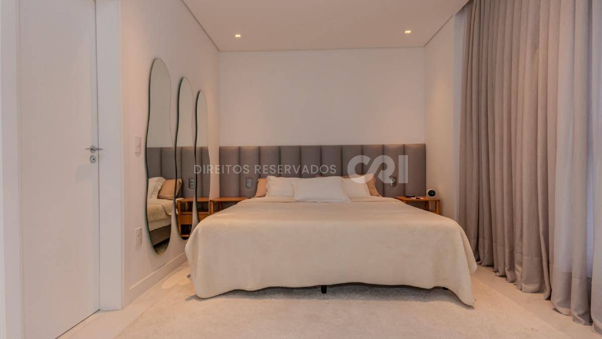 Apartamento com 4 suítes no Las Brisas Residence no Pioneiros em Balneário Camboriú