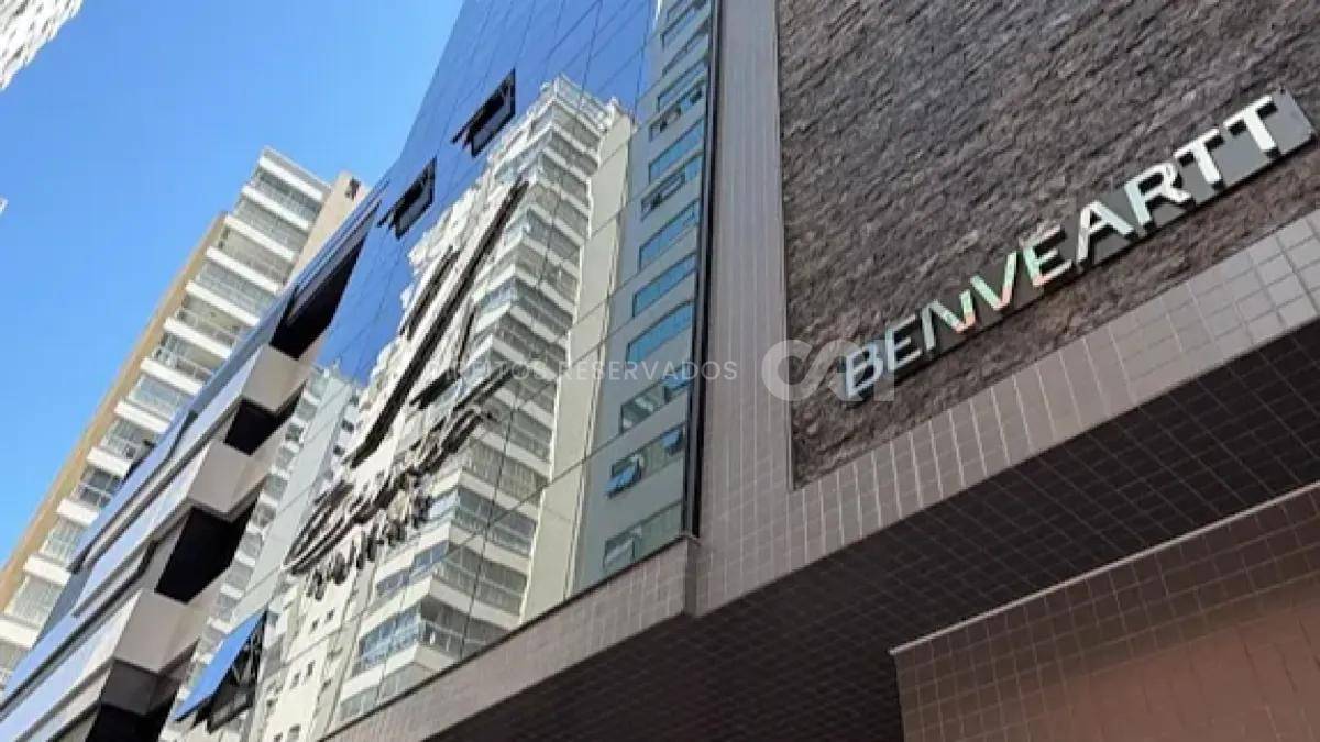Apartamento com 4 suítes no Zenith Tower na Barra Sul em Balneário Camboriú