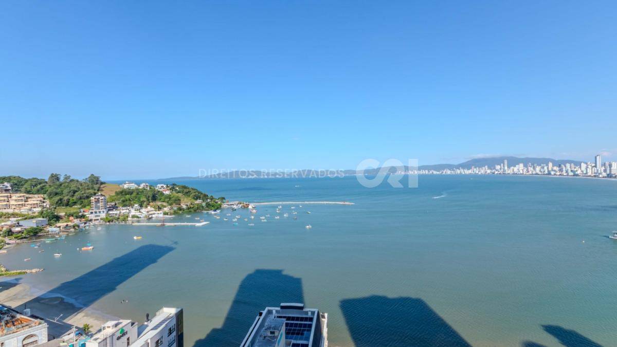 Apartamento com 4 suítes no Number One Tower Frente Mar no Centro em Itapema