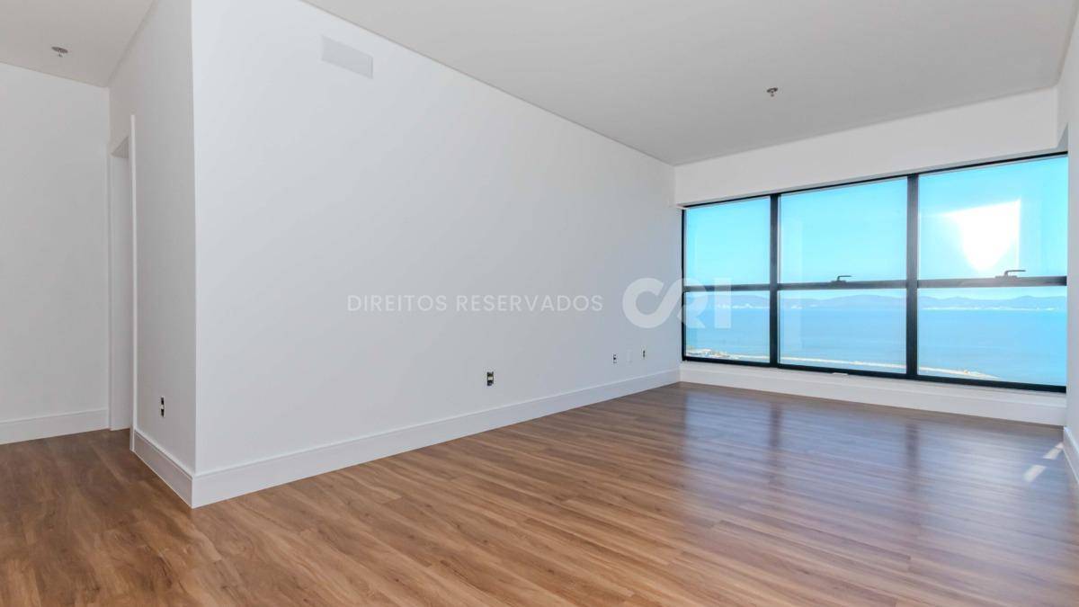 Apartamento com 4 suítes no Number One Tower Frente Mar no Centro em Itapema