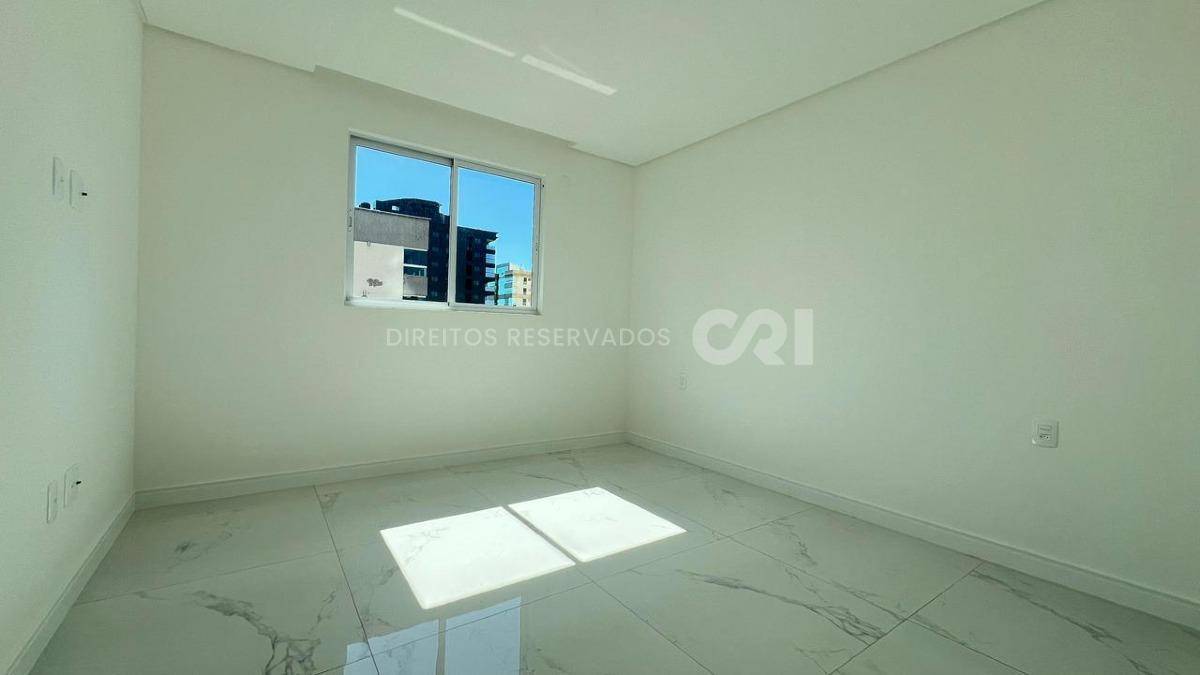Apartamento com 3 Suítes no Edifício Sangiovese na Meia Praia, Itapema