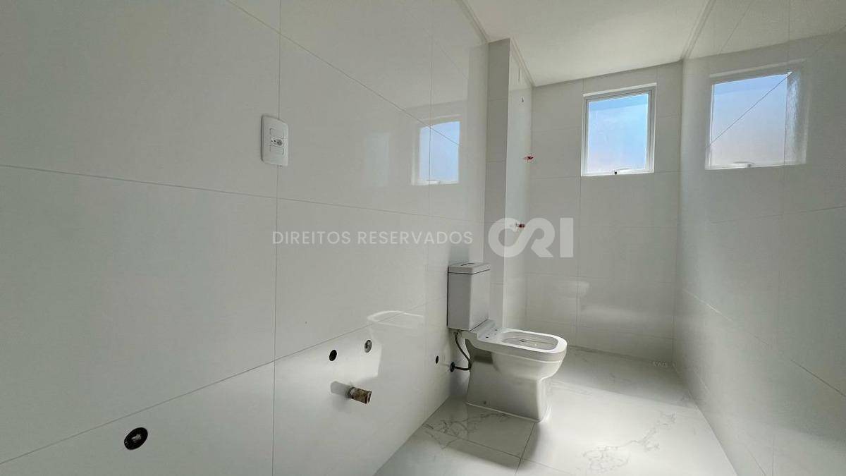 Apartamento com 3 Suítes no Edifício Sangiovese na Meia Praia, Itapema