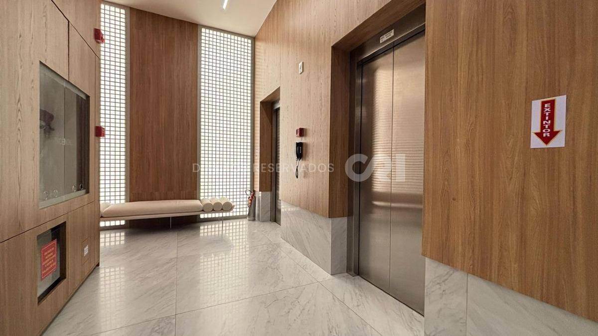 Apartamento com 3 Suítes no Edifício Sangiovese na Meia Praia, Itapema
