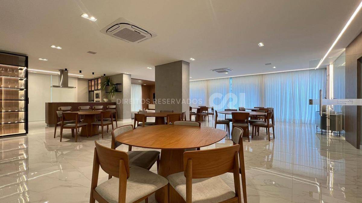 Apartamento com 3 Suítes no Edifício Sangiovese na Meia Praia, Itapema