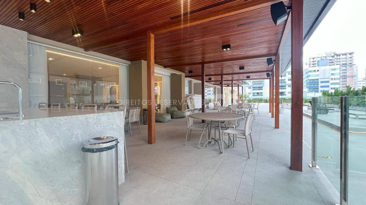 Apartamento com 3 Suítes no Edifício Sangiovese na Meia Praia, Itapema