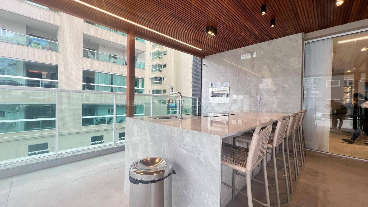 Apartamento com 3 Suítes no Edifício Sangiovese na Meia Praia, Itapema