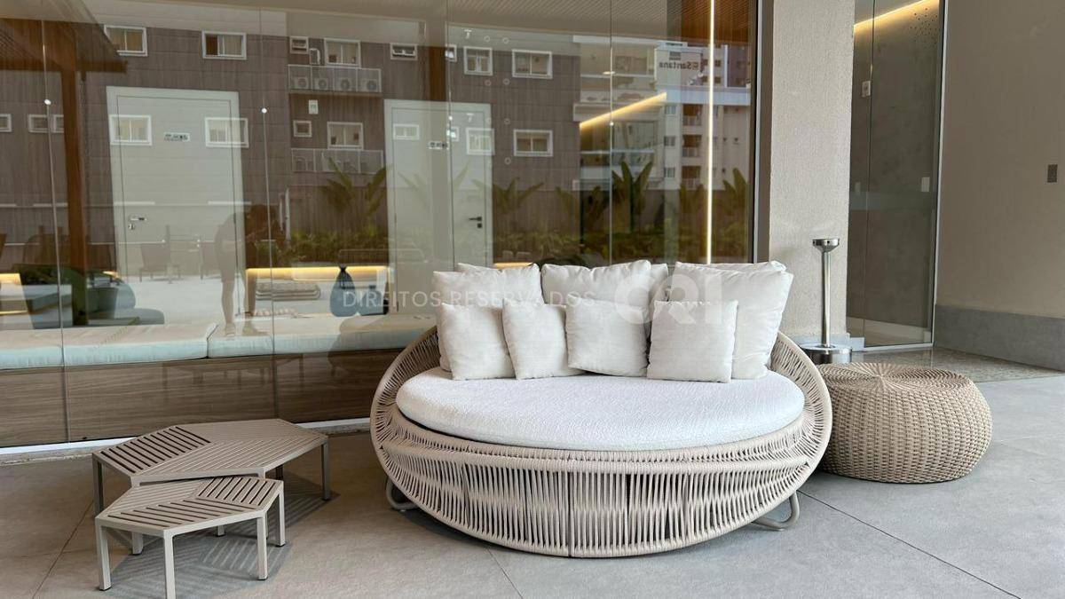 Apartamento com 3 Suítes no Edifício Sangiovese na Meia Praia, Itapema