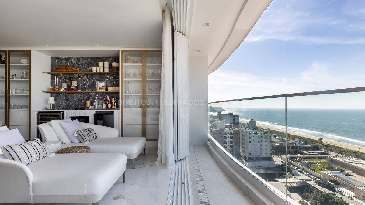 Apartamento com 210 m², 3 Suítes no Le Blanc na Praia Brava, Itajaí