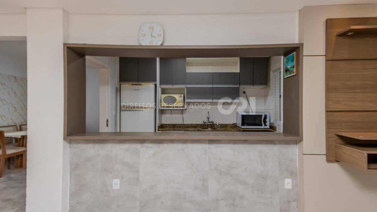  Apartamento com 3 dormitórios no Esquina Central no Centro de Balneário Camboriú