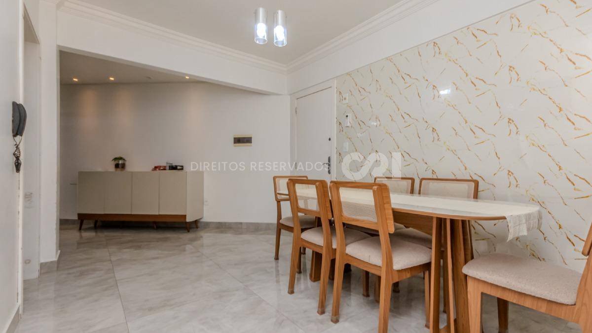  Apartamento com 3 dormitórios no Esquina Central no Centro de Balneário Camboriú