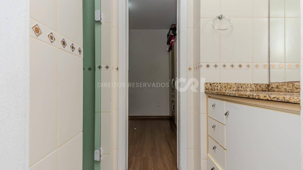  Apartamento com 3 dormitórios no Esquina Central no Centro de Balneário Camboriú