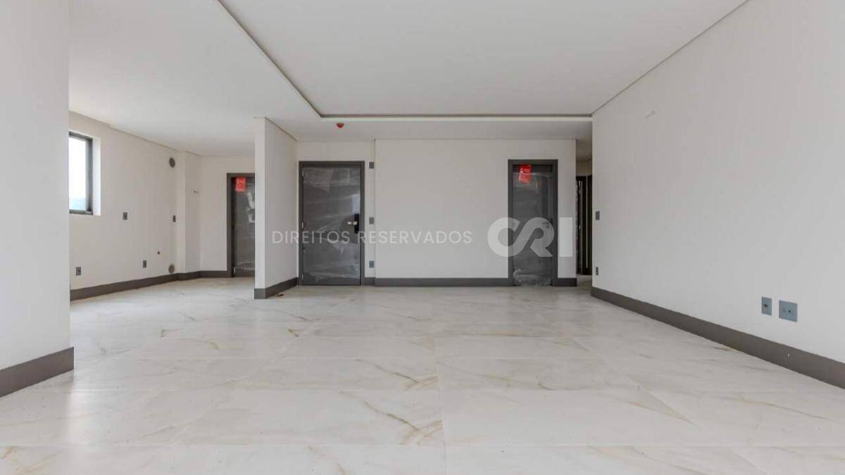Apartamento com 03 suítes no Edifício Green Ocean no Centro em Balneário Camboriú