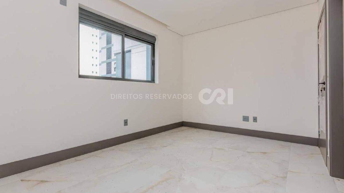 Apartamento com 03 suítes no Edifício Green Ocean no Centro em Balneário Camboriú