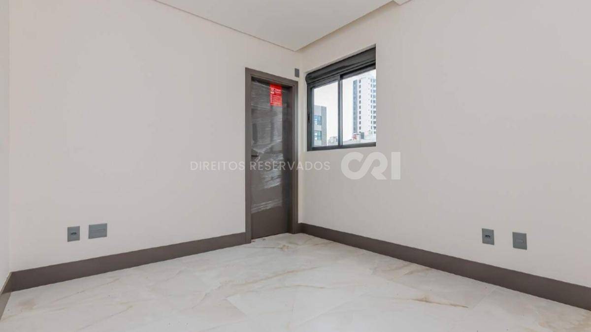 Apartamento com 03 suítes no Edifício Green Ocean no Centro em Balneário Camboriú
