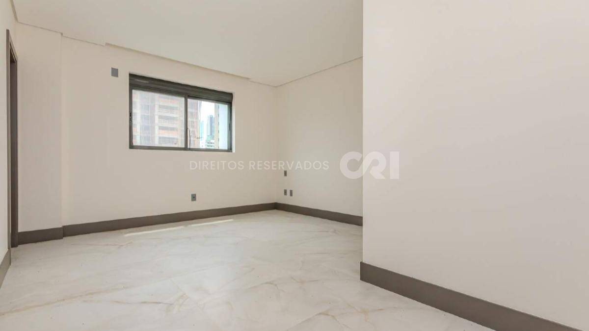 Apartamento com 03 suítes no Edifício Green Ocean no Centro em Balneário Camboriú