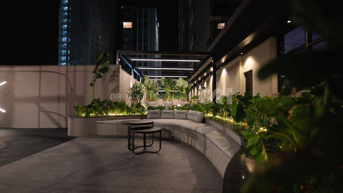 Apartamento com 4 Suítes na Shard Tower em Meia Praia, Itapema