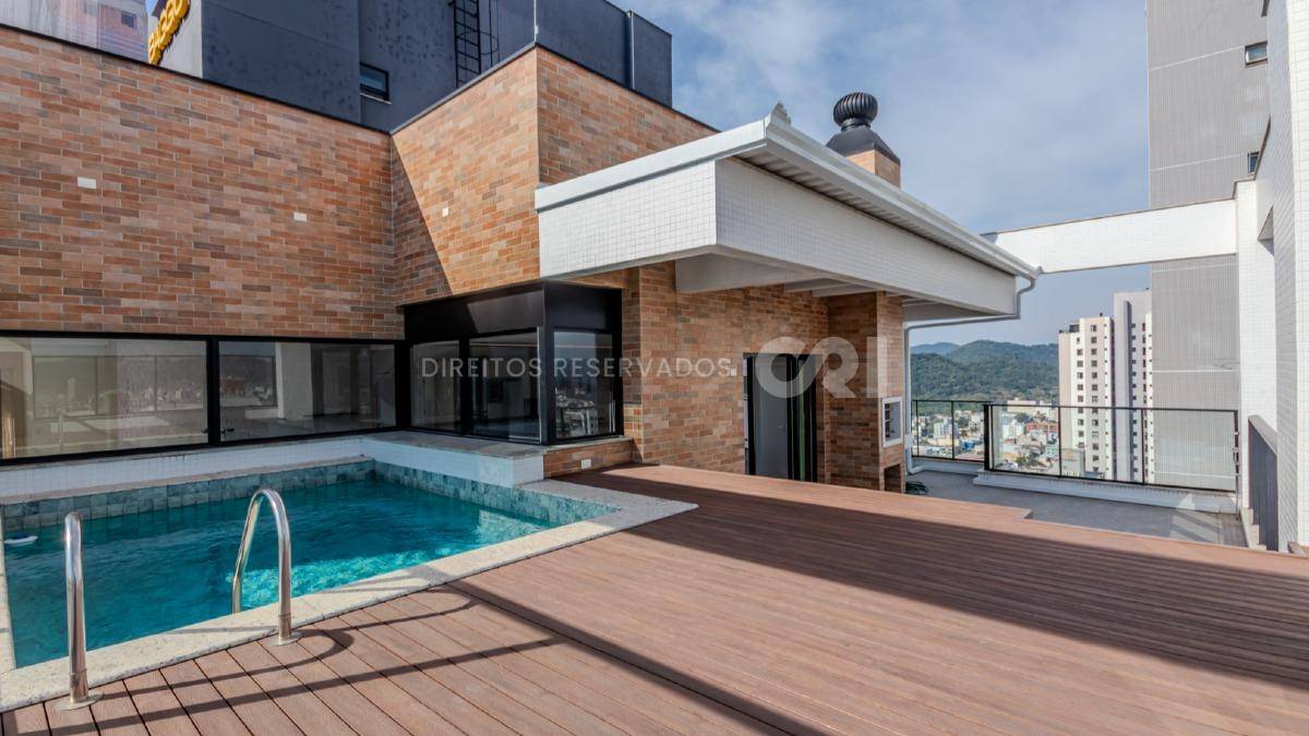 Cobertura com 4 Suítes no Edifício Sun Beach Residence no Centro em Balneário Camboriú