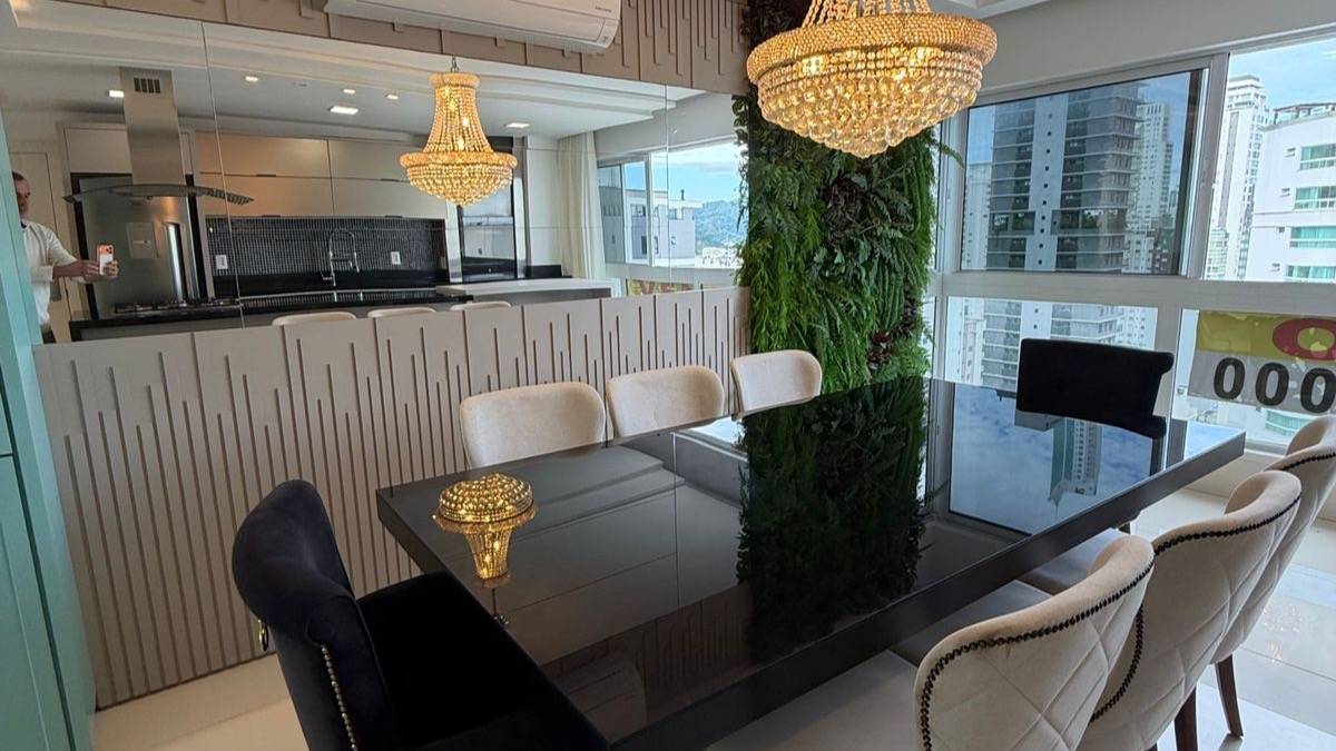 Apartamento com 3 suítes no Essence Residence na Barra Norte em Balneário Camboriú