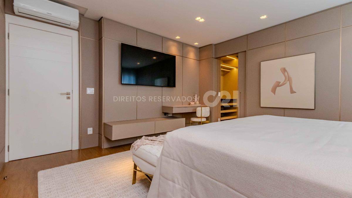 Cobertura com 3 Suítes no Falcon Tower no Centro de Balneário Camboriú