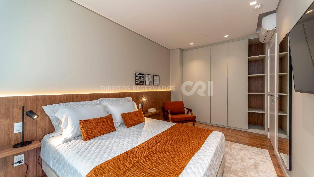 Apartamento com 4 Suítes no Edifício Vitra no Centro de Balneário Camboriú