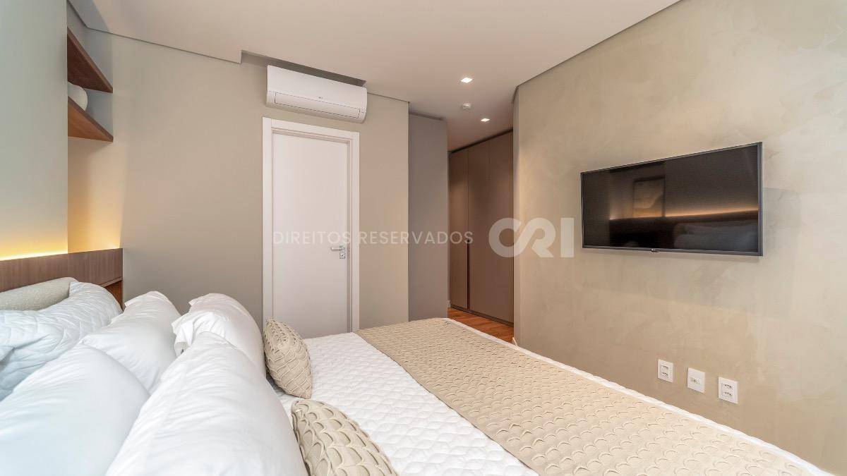 Apartamento com 4 Suítes no Edifício Vitra no Centro de Balneário Camboriú