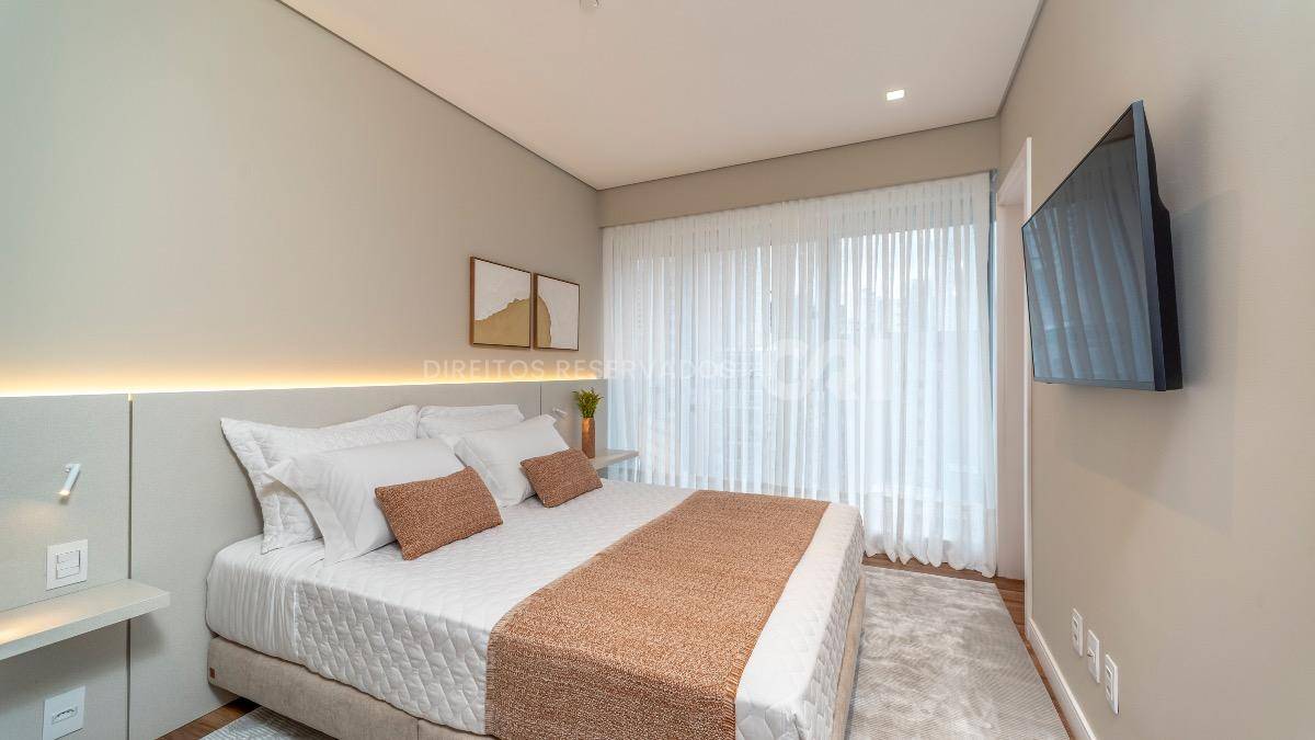 Apartamento com 4 Suítes no Edifício Vitra no Centro de Balneário Camboriú