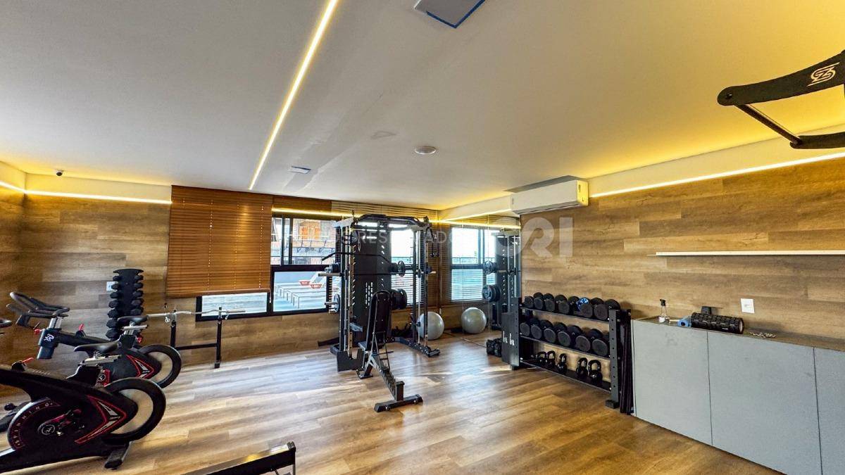 Apartamento com 3 Suítes no La Joie em Meia Praia, Itapema
