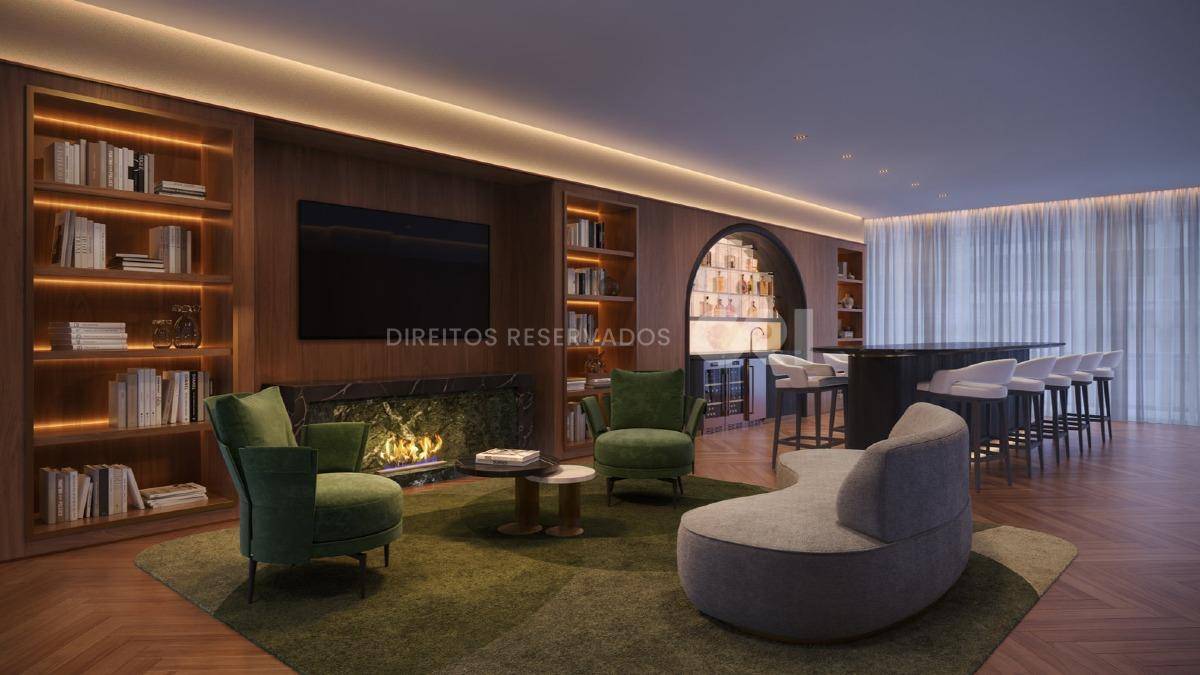 Apartamento com 4 Suítes no Edifício Elbrus no Centro de Balneário Camboriú