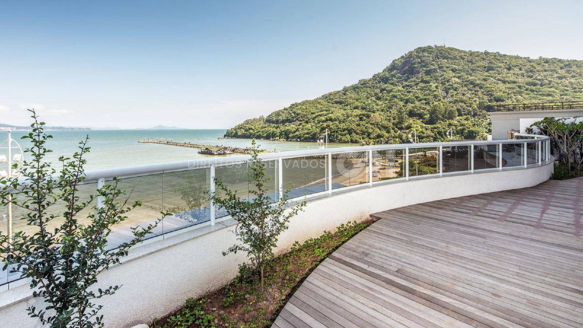 Apartamento Frente Mar no Ibiza Torre Norte na Av. Atlântica, Centro de Balneário Camboriú