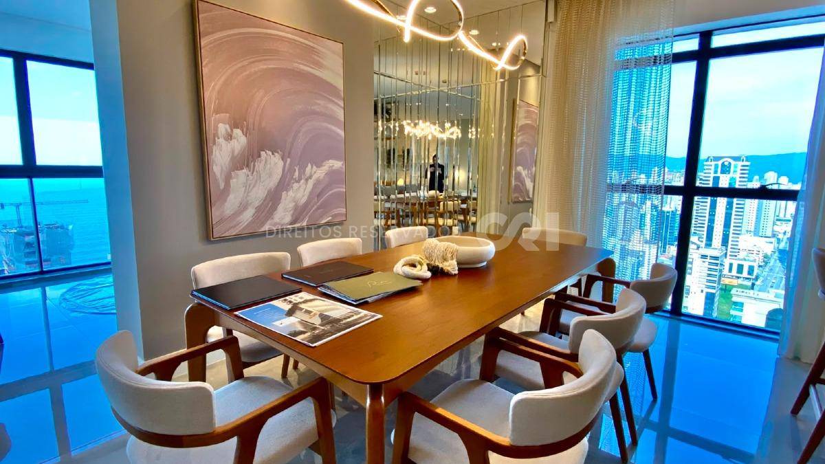 Apartamento Showroom com 4 Suítes no Shard Tower em Meia Praia, Itapema