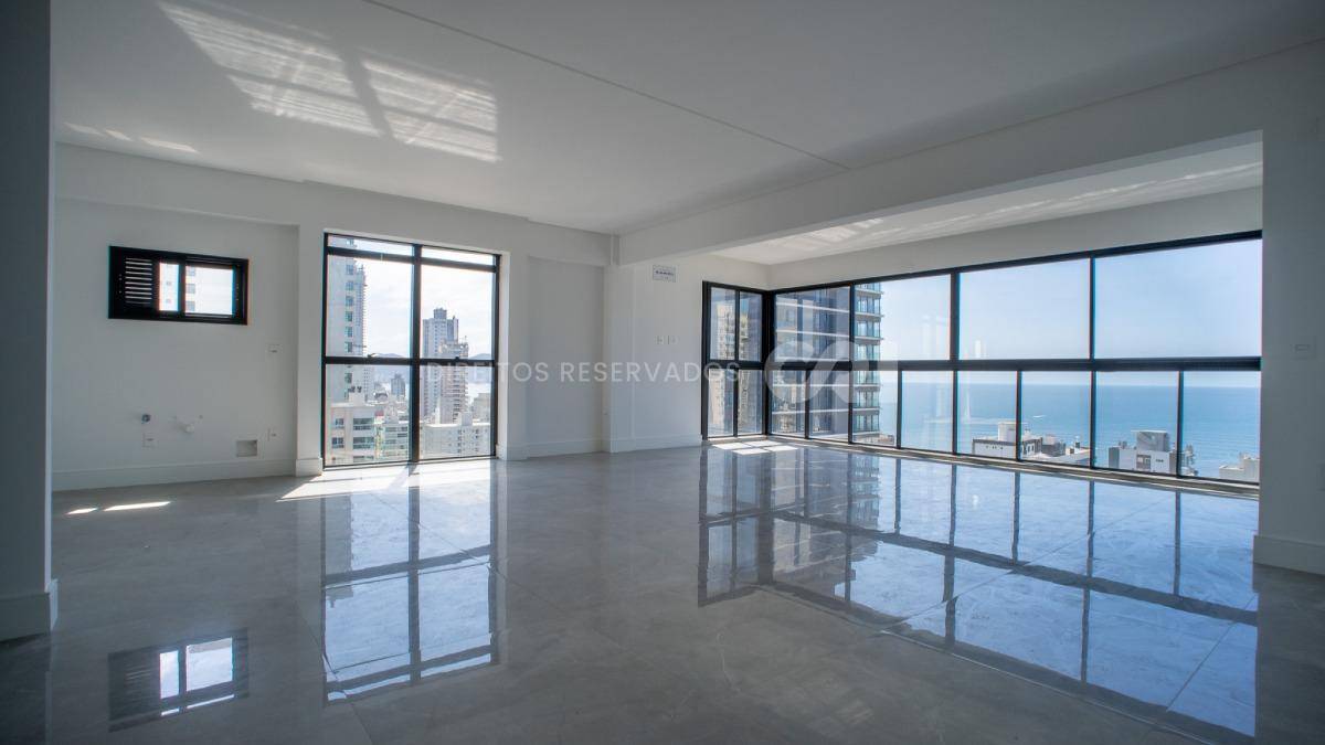 Apartamento à venda com 3 suítes no Shard Tower em Itapema
