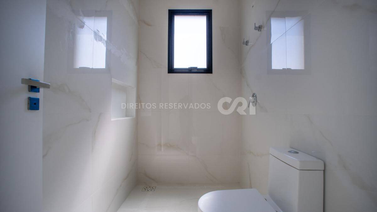 Apartamento à venda com 3 suítes no Shard Tower em Itapema