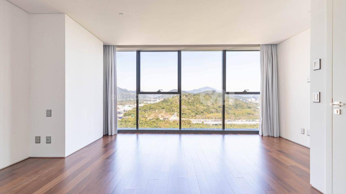 Apartamento com 4 Suítes no Copenhagen na Barra Sul, Balneário Camboriú