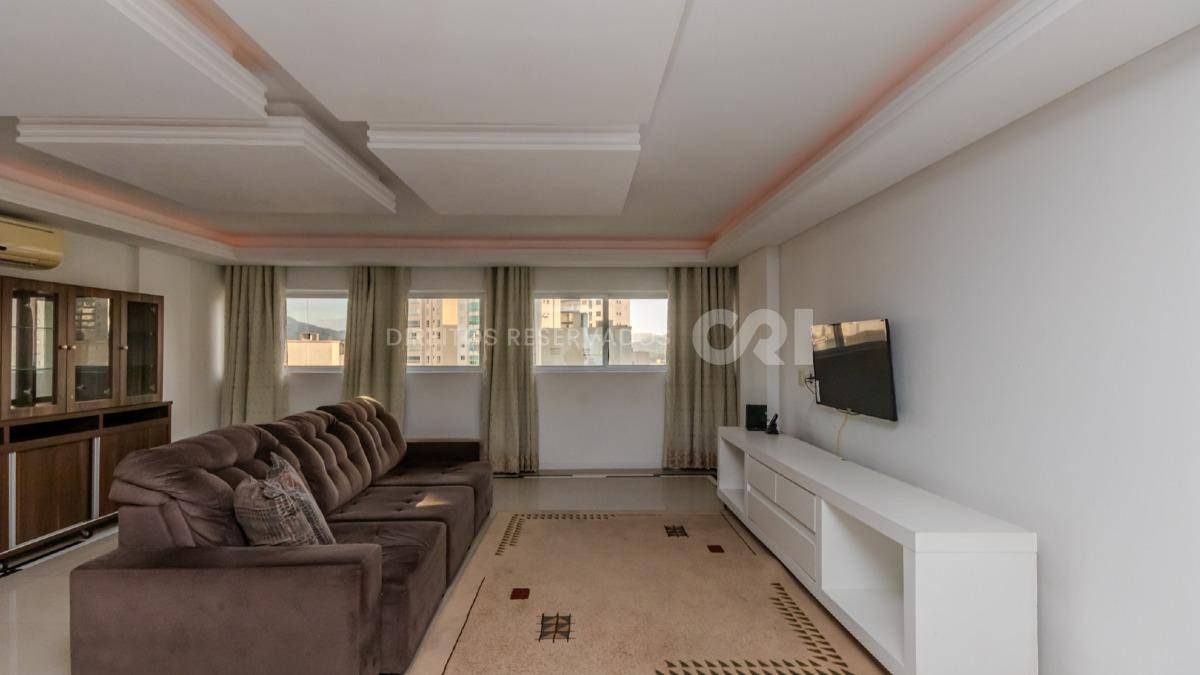 Cobertura com 3 Quartos no Pablo Neruda no Centro de Balneário Camboriú