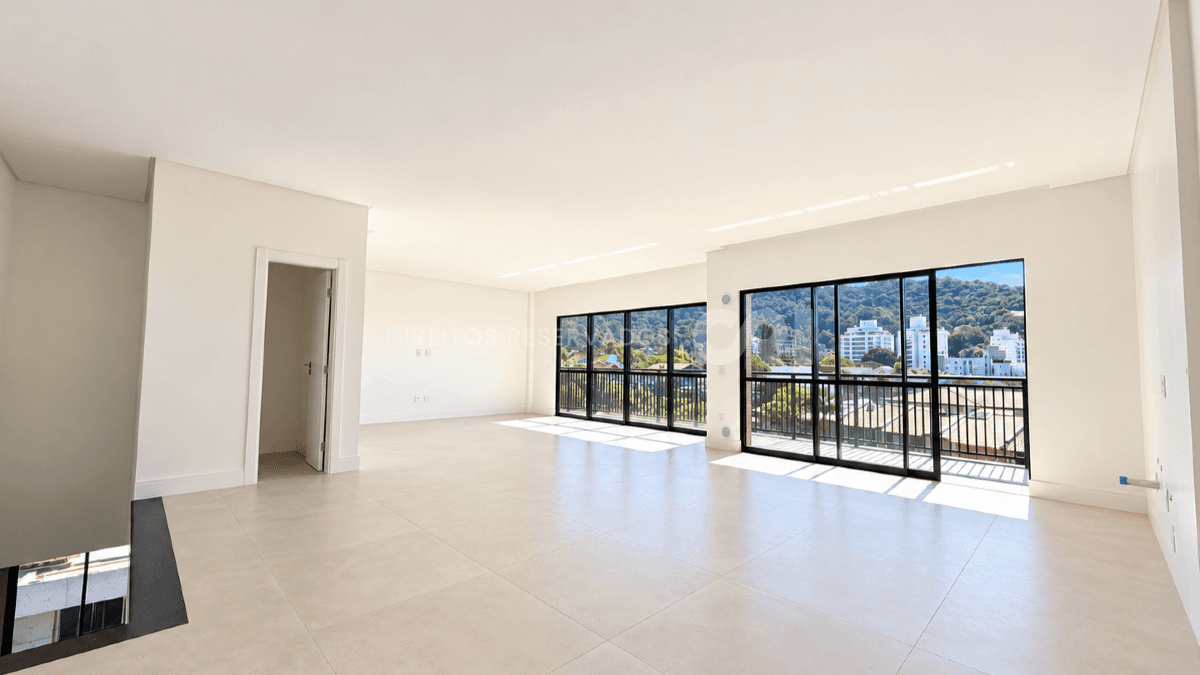 Apartamento Duplex Frente Mar com 3 Suítes no La Plage em Cabeçudas, Itajaí