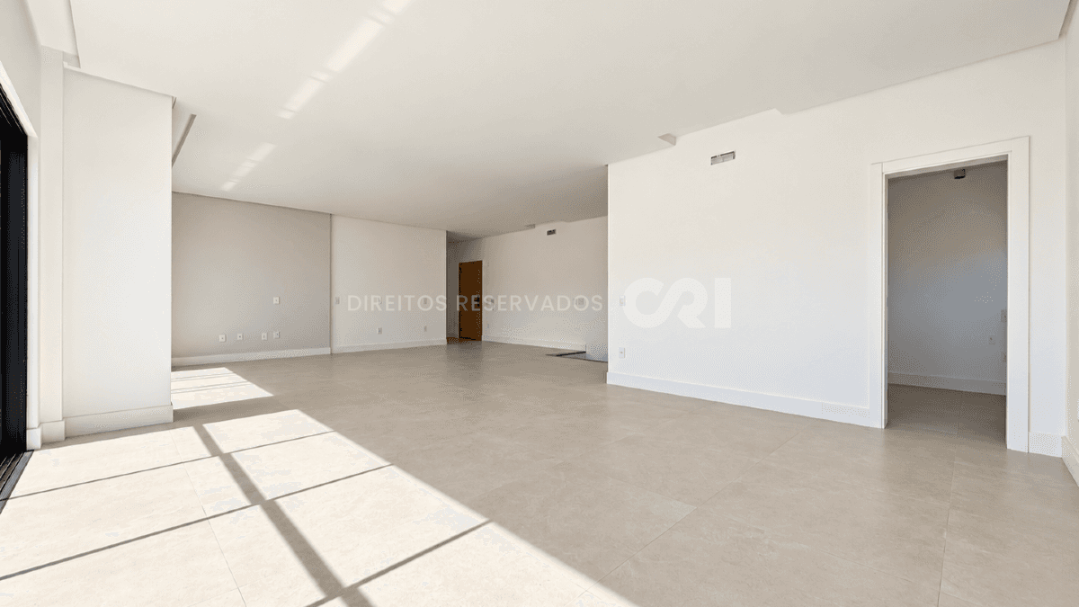 Apartamento Duplex Frente Mar com 3 Suítes no La Plage em Cabeçudas, Itajaí